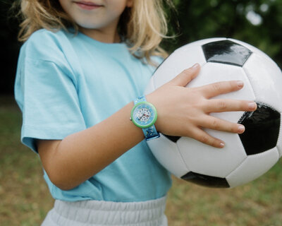 Flik Flak ZFBNP209 mit Fußballmotiv