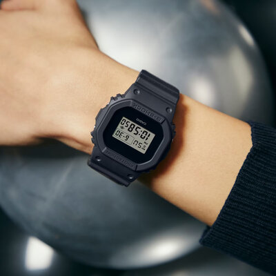 Casio G-Shock Original DWE-5657RE-1ER 40th Anniversary REMASTER BLACK