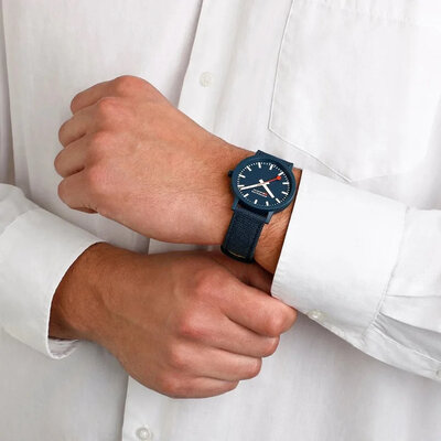 Mondaine Essence Quartz MS1.41140.LD