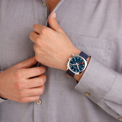 Mondaine Grand Cushion Quartz MSL.41440.LD.SET (+ Ersatz-Uhrenarmband)