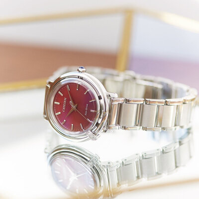 Citizen Elegant Eco-Drive EM1090-78X (+ Ersatz-Uhrenarmband)