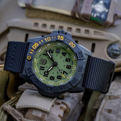 Luminox Navy SEAL XS.3517.NSF.SET Foundation (+ Ersatz-Uhrenarmband)