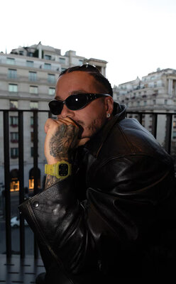 Casio G-Shock Original DWE-5600JB-1A9ER J. Balvin Collaboration (+Ersatzband und Lünette)