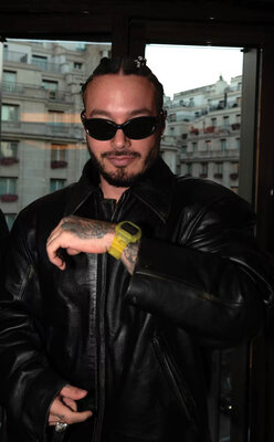 Casio G-Shock Original DWE-5600JB-1A9ER J. Balvin Collaboration (+Ersatzband und Lünette)