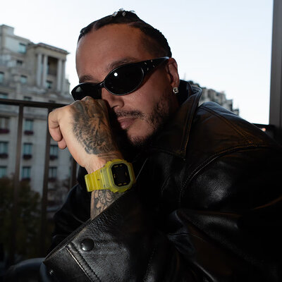 Casio G-Shock Original DWE-5600JB-1A9ER J. Balvin Collaboration (+Ersatzband und Lünette)