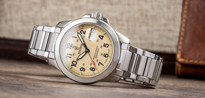 Festina Swiss Made Field 20081/1 (+ 2 Ersatz-Uhrenarmbänder)