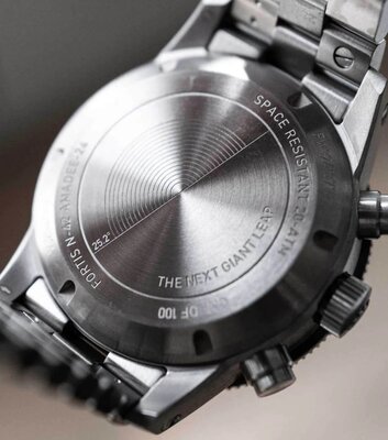 Fortis Novonaut N-42 Automatic Chronograph Amadee-24 F2040016 Limited Edition 100pcs (+ Ersatz-Uhrenarmband)