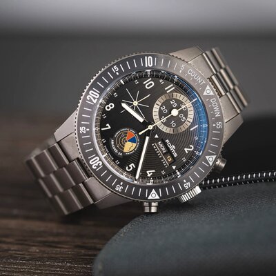 Fortis Novonaut N-42 Automatic Chronograph Amadee-24 F2040016 Limited Edition 100pcs (+ Ersatz-Uhrenarmband)