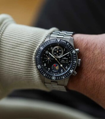 Fortis Novonaut N-42 Automatic Chronograph Amadee-24 F2040016 Limited Edition 100pcs (+ Ersatz-Uhrenarmband)